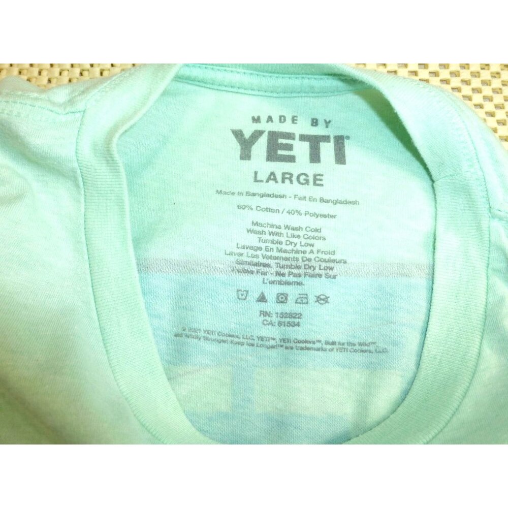 Yeti Mens Fishing Graphic T-Shirt Light Green Large Cotton/Polyester Blend - Picture 5 of 7